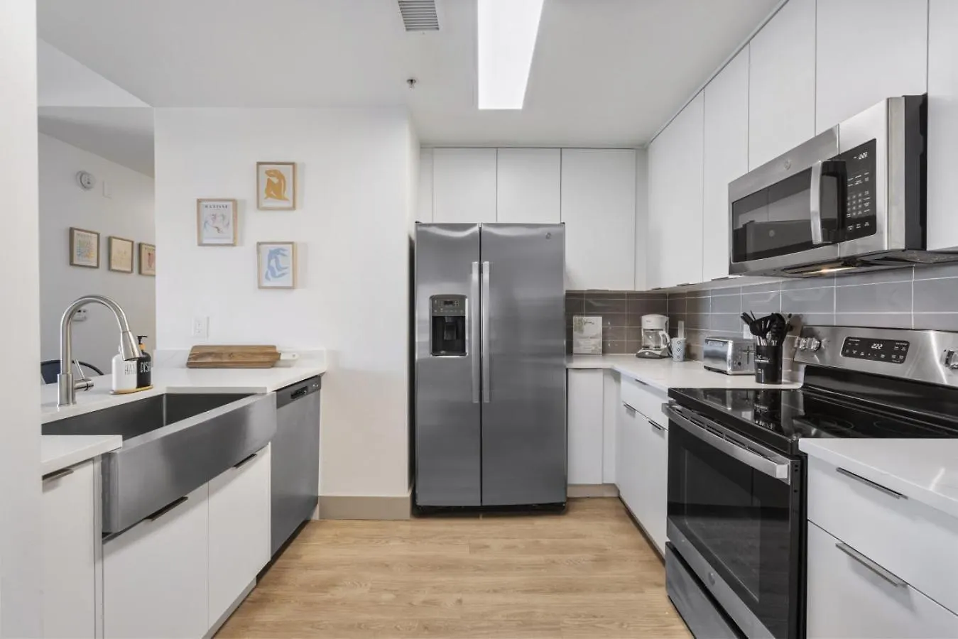 アパート Cozy City Charm - Spacious, Parking, Balcony, Gym シャーロット 米国