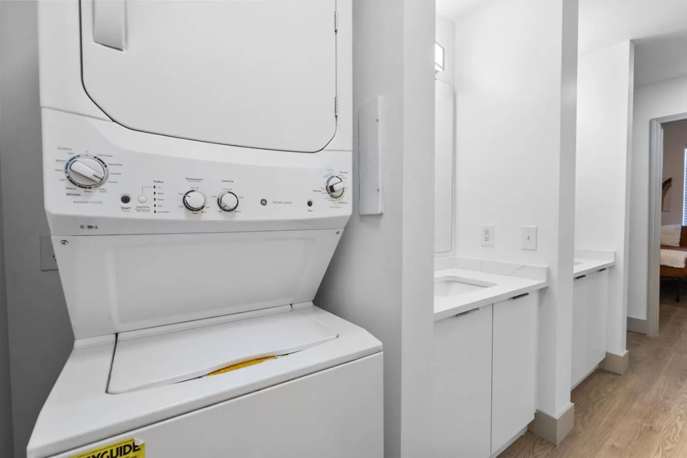 Cozy City Charm - Spacious, Parking, Balcony, Gym Charlotte USA