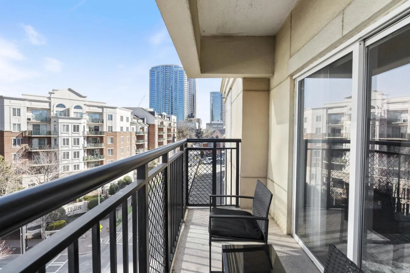 Apartmán Cozy City Charm - Spacious, Parking, Balcony, Gym Charlotte USA